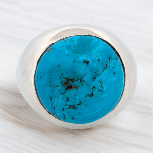 Red Mesa | Sterling Silver Turquoise Ring with a Single Round Kingman Turquoise Cabochon and Waterwebbing