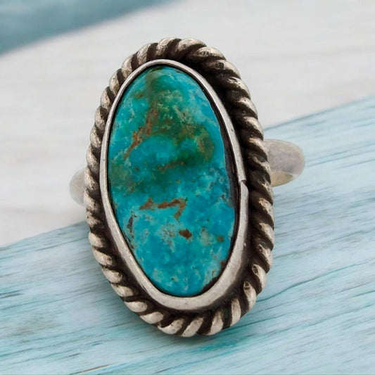 Horsethief Basin | Vintage Sterling Silver and Turquoise Ring with Twisted Wire Accent, Size 4.75